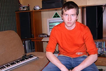 Это Бакстер, он же Михаил Иванович Бобкин. Автор аранжировок.