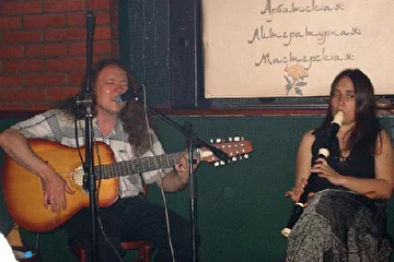 Май 2007 года, клуб "Мир Приключений".
О.Болдырев и Сарра.