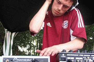Фото с опен-эйра, посвященного 25-летию dj Hentai