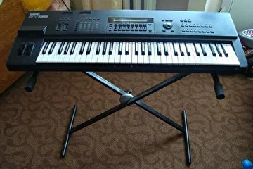 Синтезатор Yamaha - SY 85