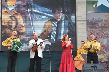Елена Романенко,Александр Заволокин и анс. Вечерка