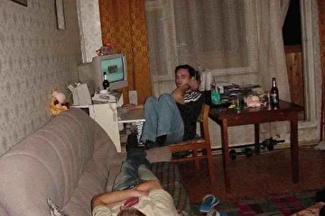 за просмотром порно и предположительно ещё грязными делами всякими!