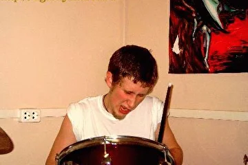 Это наш барабанщик Игорёк