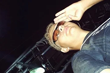 2004