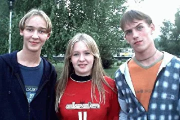 здесь Noodles,Ким и я тоесть DоГ