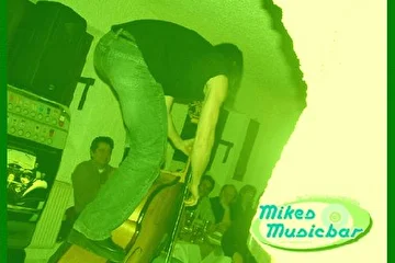  Hear Pasha Rebels- http://www.creative-tonstudio.de/1846798.htm      