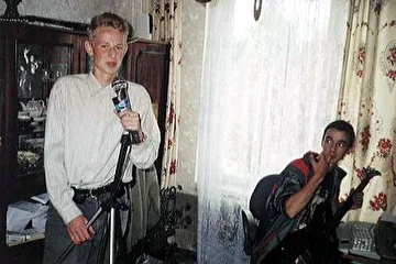 На записи песни Because of you.