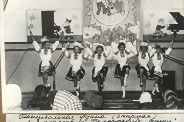 Белорусский танец. Младшая танцевальная группа.1993 г.