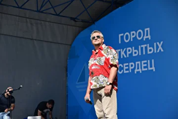 С концерта памяти ВС Высоцкому.