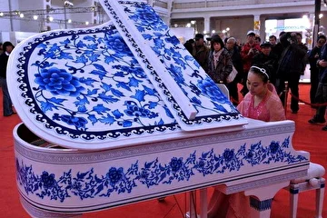 Рояль из китайского фарфора