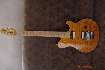 Ernie Ball MusicMan Axis 
ничего писать не стану.мой новый очередной Аксис:))))))))))))
SOLD.