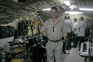 Ставрополь, июнь 2007г., музыкальный магазин Marshall