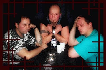 Дим.Димыч,Крамар и Табунов Серега бухают после выступления в клубе.