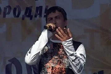 Саша Гуляев - солист
