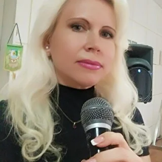 Анна Захарова