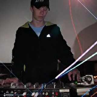 DJ EA
