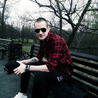S.Los(guitar)