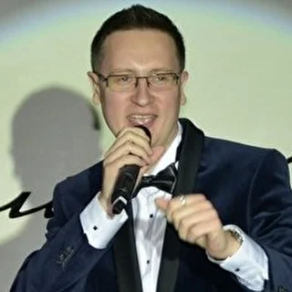 Влад Зайцев ( Заслуженный Артист Украины, певец и композитор )
