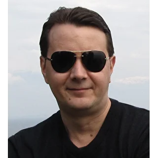 Дмитрий Маслов