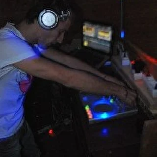 DJ-F@N project
