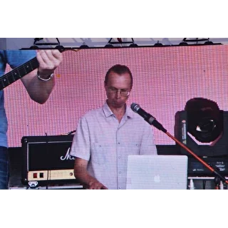 Александр Леваков
