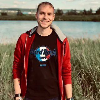 Попов Роман