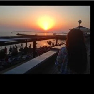 Anya._.s
