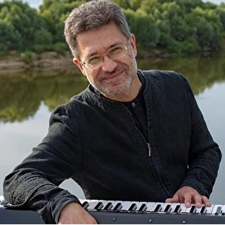 dak-PIANO