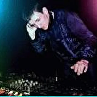 DJ Устинов