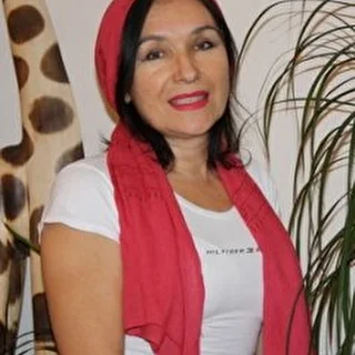 Анна Серова