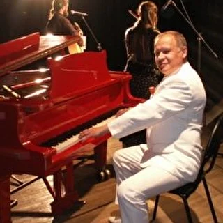Юрий Рассветов