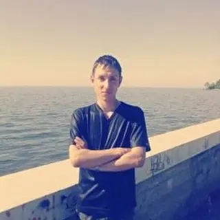 Олег Селюженков