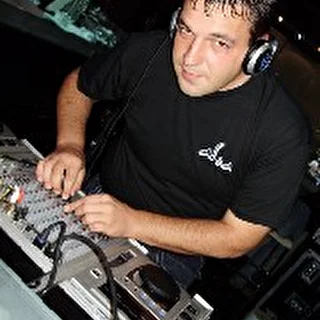 DJ Denis Lop.