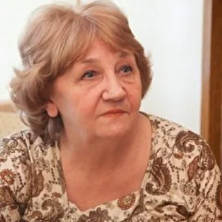Елена  Суржикова