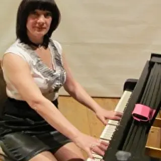 ЛЕТЯЩАЯ ВПЕРЕД