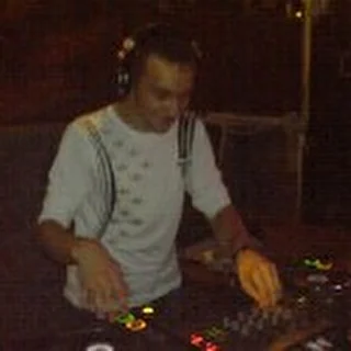 Dj PaDoNo4eK