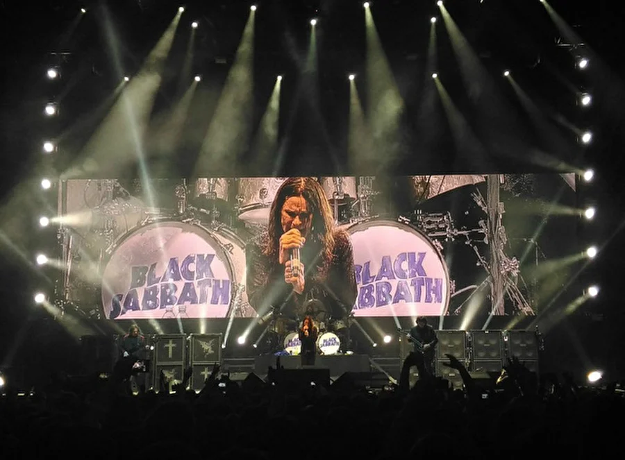 У россиянина украли билеты на концерт Black Sabbath через Instagram