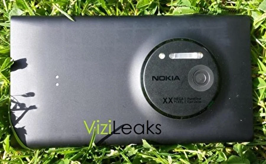 Nokia EOS на «живых» фотографиях