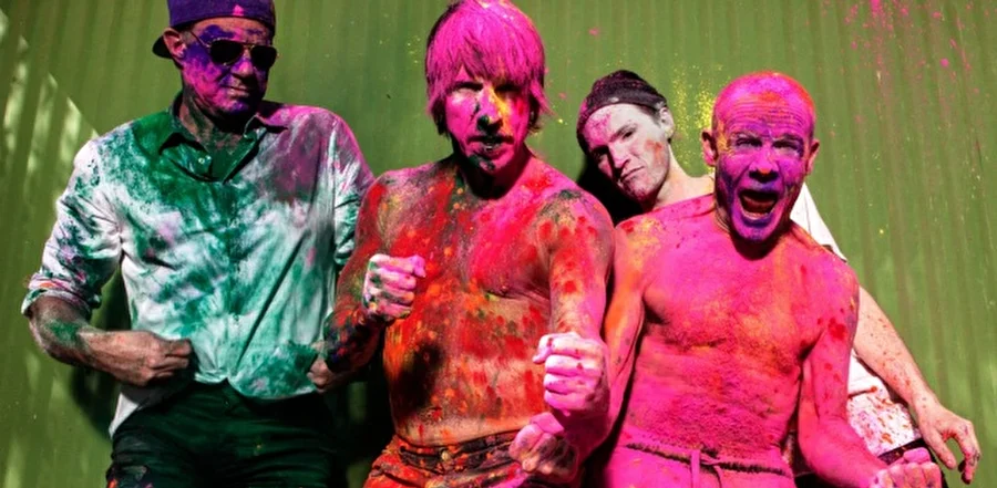Лидеру Red Hot Chili Peppers оторвали голову в новом клипе (Видео)
