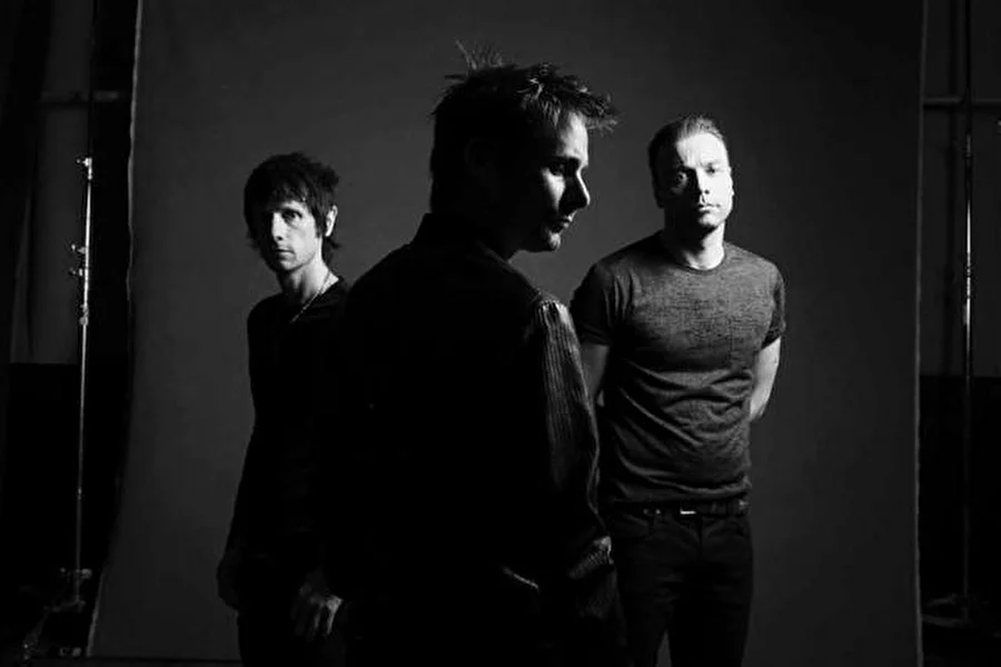 Muse выступили под куполом в новом клипе Dead Inside